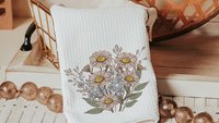 daisy kitchen towel for new home, April birth flower gifts for mom, sweet pea flower hand towels for guests, fall host gift, April birthday