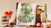 St Patricks day kitchen towel holiday home decor gifts for women, St Pattys day hand towels for bathroom, lucky horseshoe wedding gifts for