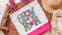 show mom pig tote bags for women, raising pigs country girl gifts, farmers market bag for sister, Berkshire pig gifts for pig lovers, Duroc