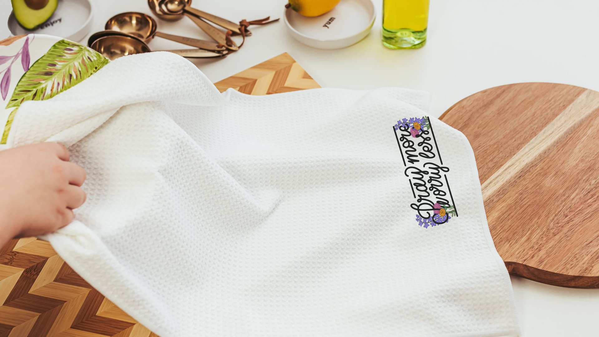 grow in grace wildflower kitchen towels, pray more worry less flower dish towels for drying dishes, Christian gifts for Mom, faith gifts for