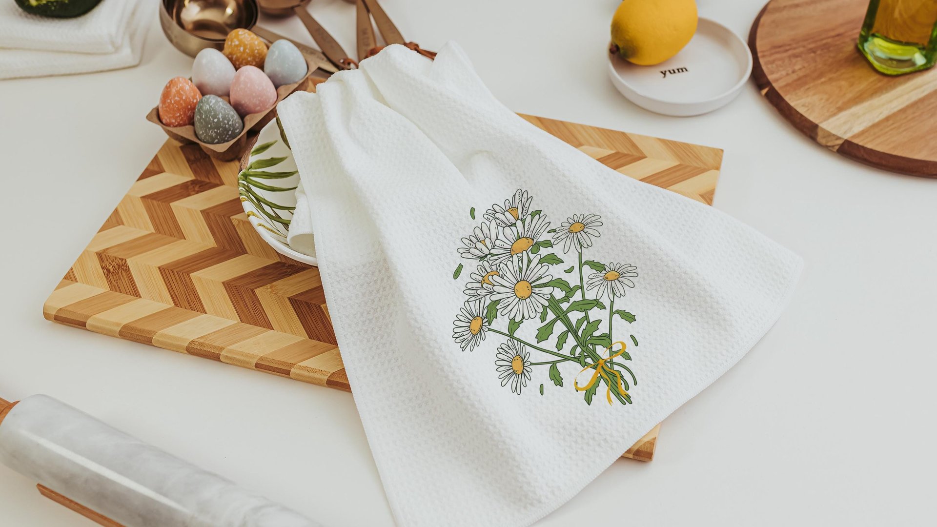 custom April birth flower throw pillow for sofa, daisy kitchen towel, April birthday gifts for her, botanical throw pillow covers 18x18