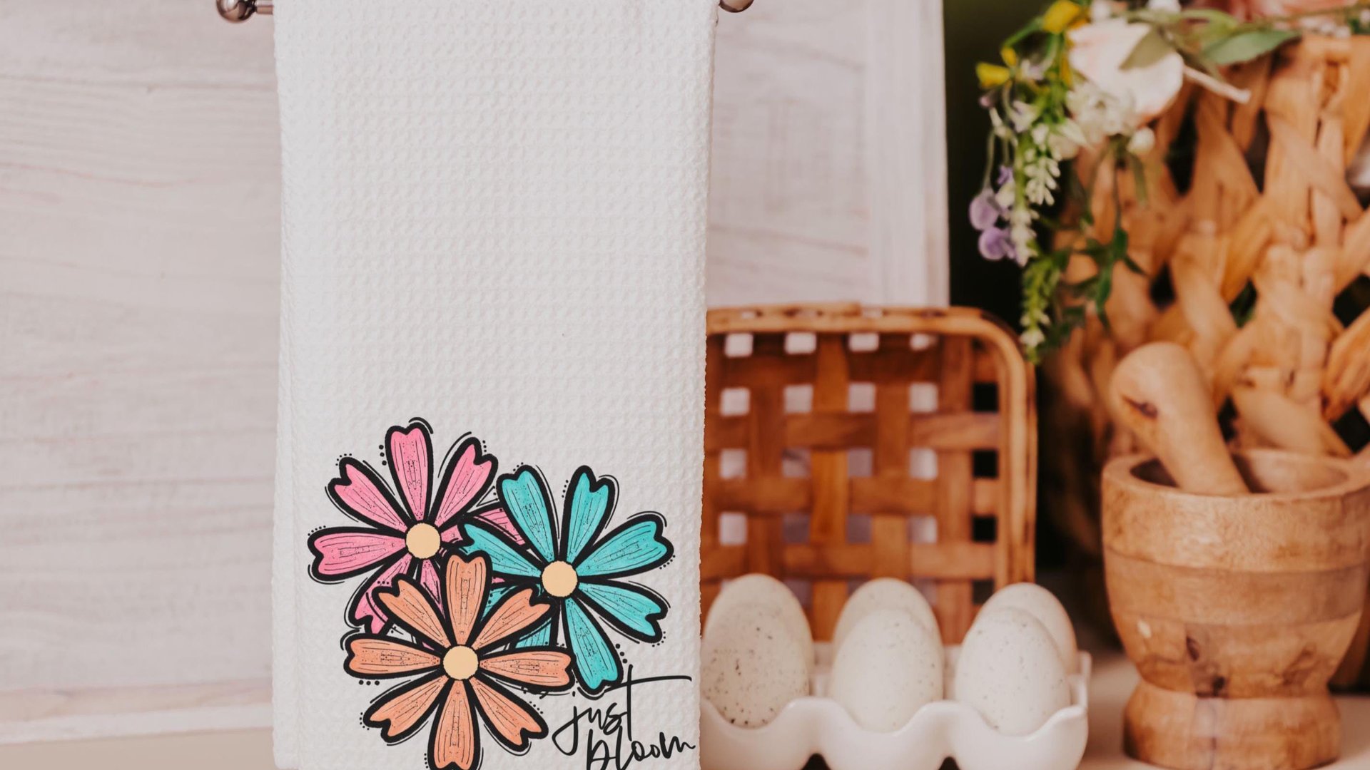 just bloom floral kitchen towels for cooks, colorful daisy kitchen dish towels, plant mom gift, cute flower hand towels for powder room
