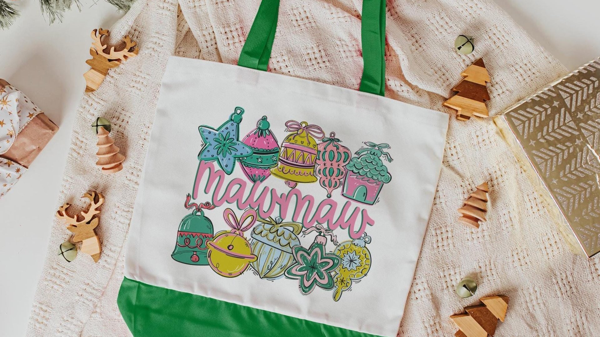 mawmaw est 2026 tote bags for grandma, Mawmaw Christmas gifts for mother in law, pastel Christmas makeup bag for purse, Mawmaw gifts for