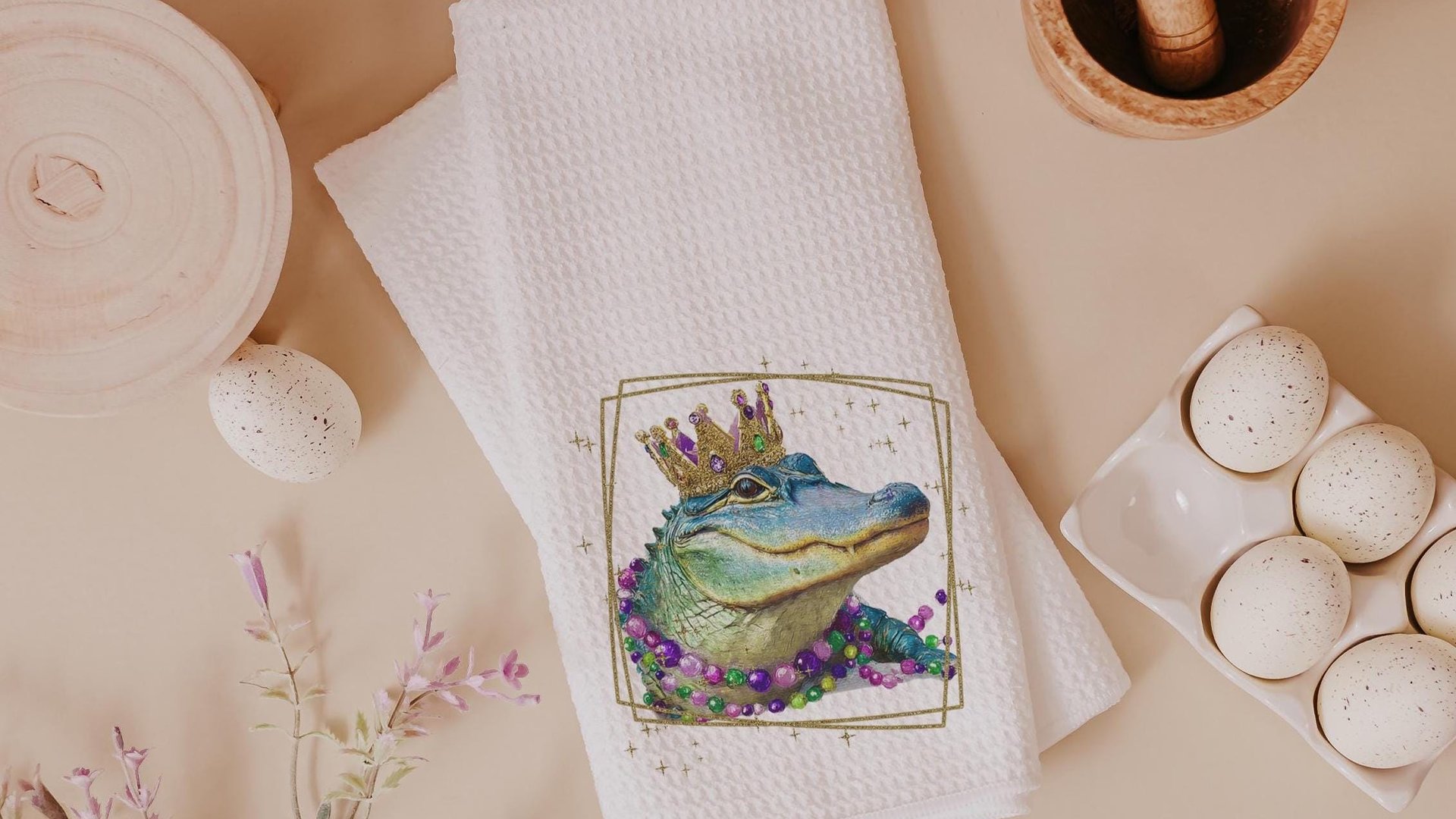 Mardi Gras alligator kitchen towels for daughter, Fat Tuesday decor, unique household gifts for wife, Louisiana gator gifts for women, New