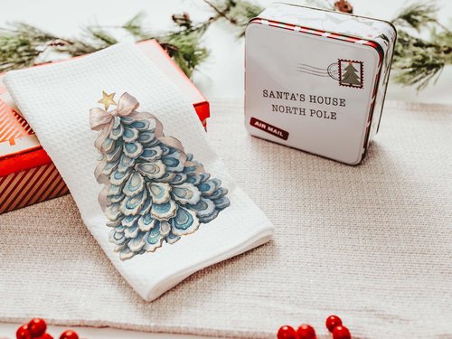 CapableByDesign oyster shell Christmas tree with pink bow pillows and matching towels