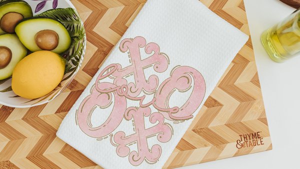 xo Valentines kitchen towels for Mom, blush pink coquette Valentines hand towels for bathroom, hugs and kisses Valentines gifts for couples