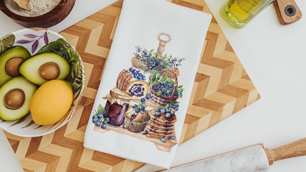 blueberry kitchen towels for Mom, summer kitchen tea towels for friends, cottage kitchen decor, Maine blueberries towel, guest bathroom hand