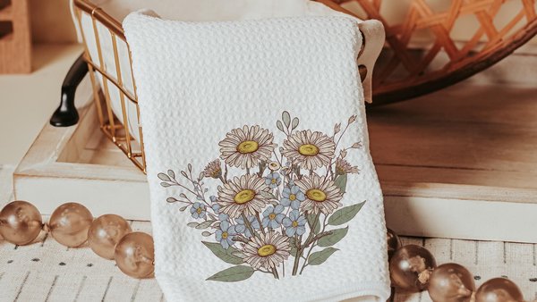 daisy kitchen towel for new home, April birth flower gifts for mom, sweet pea flower hand towels for guests, fall host gift, April birthday